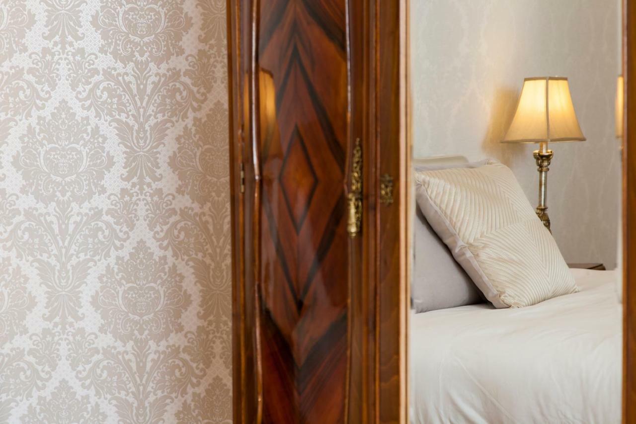 Boutique Apartment Near Ritz & Liberdade Lisbon Luaran gambar